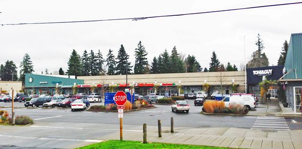 Gateway Plaza: 18336 Aurora Ave N, Shoreline, WA 98133